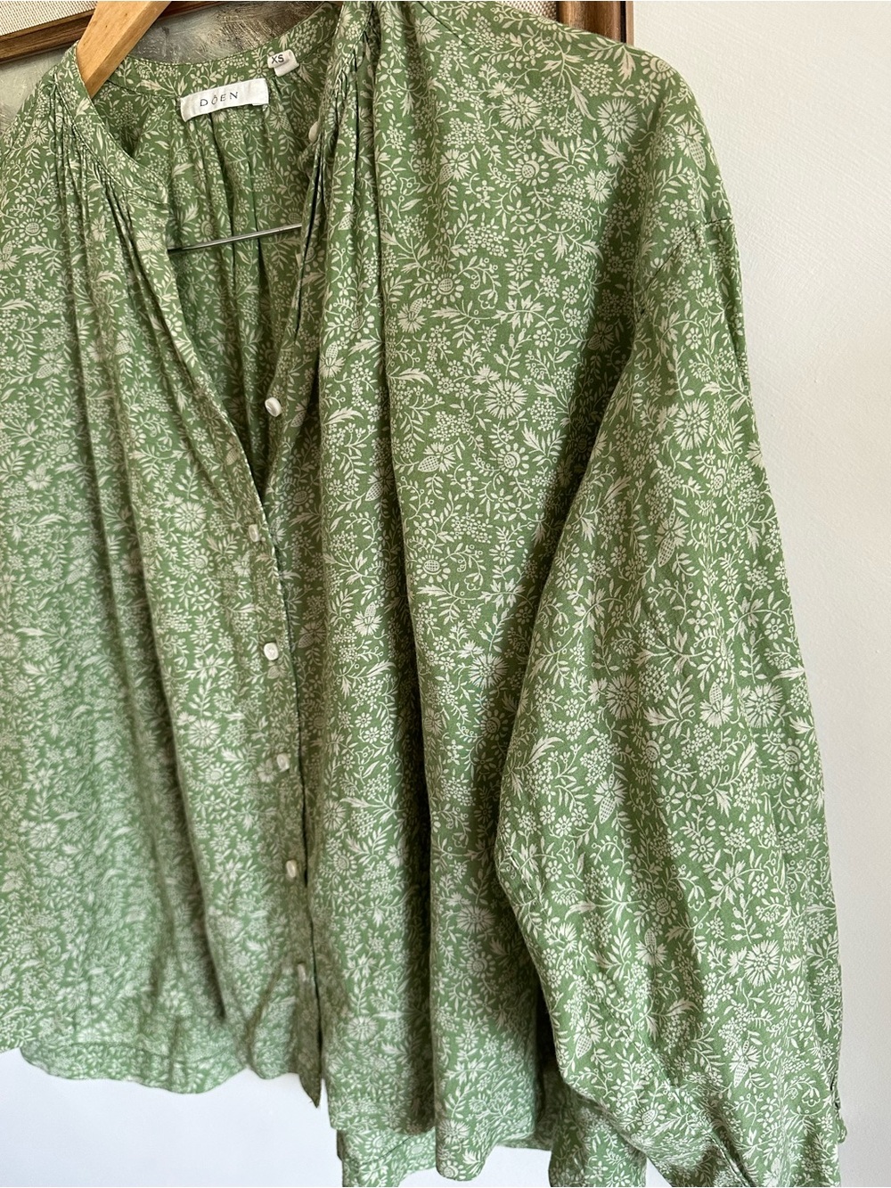 DOEN Jane Blouse in Green Garden Bloom XS - Picture 8 of 13